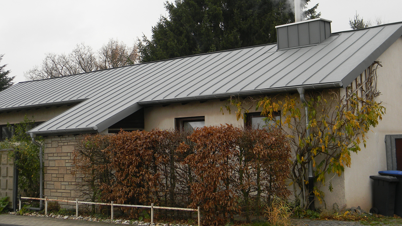 Hausdach mit Falzbech